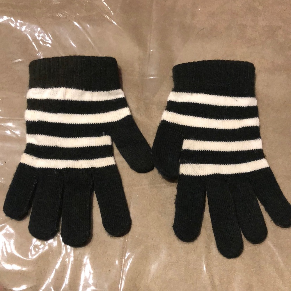 Fun Black & White Striped Gloves